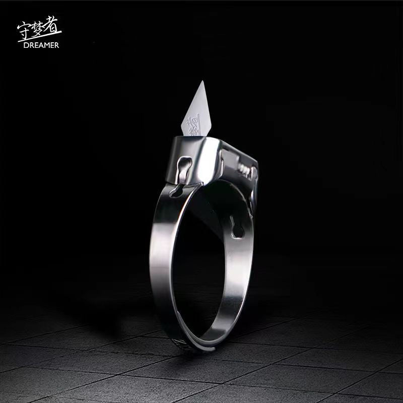 Dreamerââ€?Ring with Hidden Blade